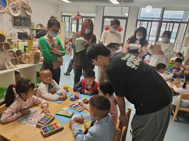 观摩研讨.jpg 观摩研讨.jpg