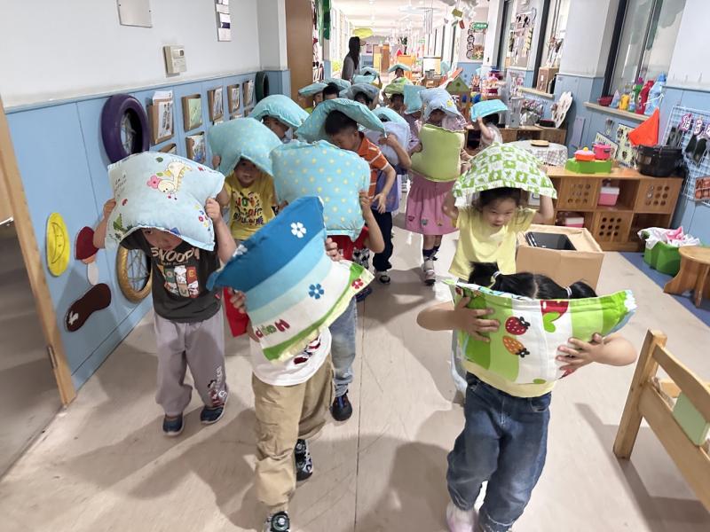幼儿快速有序撤离.jpeg