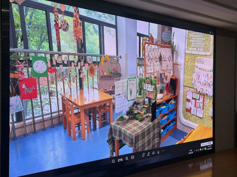 教师代表阐述班级科学区存在问题.jpeg